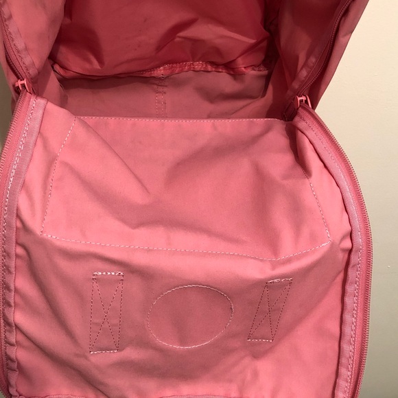 Fjallraven Kanken Backpack - Picture 4 of 10